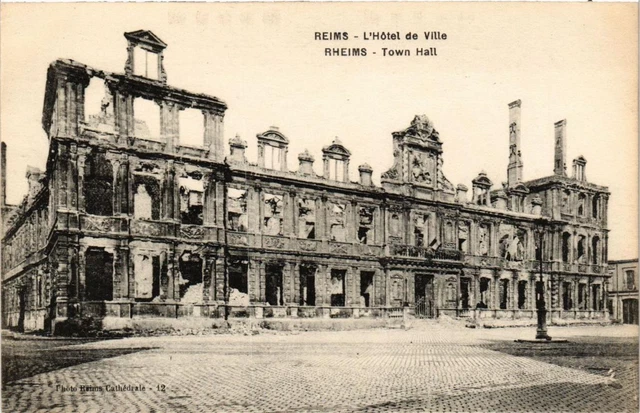 CPA AK Reims L'Hotel de Ville MILITAIRE (731497)