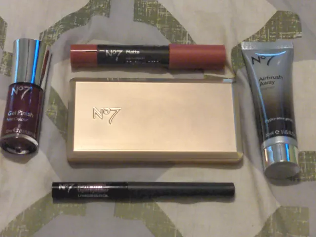 No7 Makeup 5 Piece gift set New Lot- Smokey, Liner, Lip crayon, Gel nail, Primer