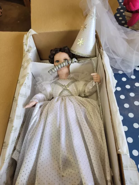 Porcelain doll From Ashton Drake Galleries SNOW QUEEN