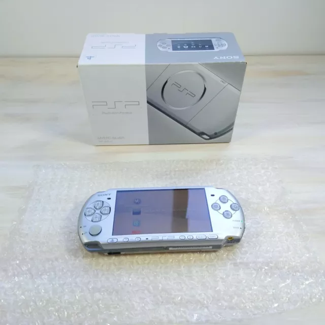 PlayStation Portable 3000 System - Mystic Silver