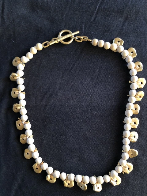Bracelet tibétain en métal blanc à motifs spirales, ajustable Bracelet tibétain en métal blanc à motifs spirales, ajustable