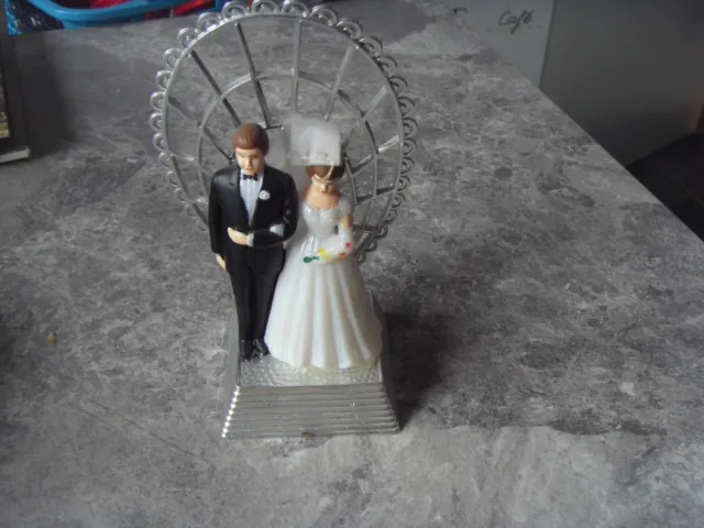 Hochzeitspuppenpaar für eine Torte