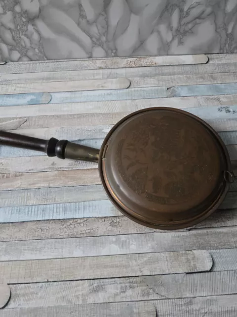 Vintage Copper Bed Pan Bed Warmer with Wooden Handle