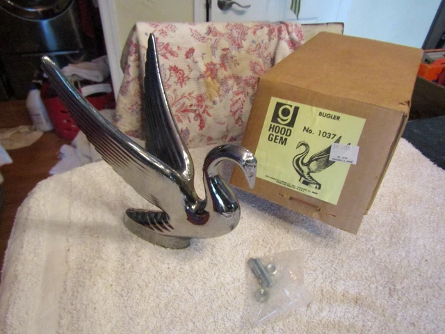 Vintage Bugler Hood Gem Swan Hood Ornament NO 1037 USA NOS NEW STOCK MINT