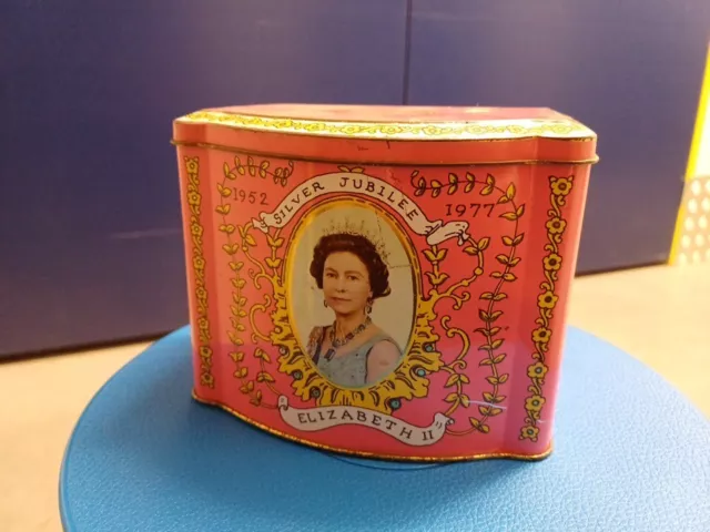 Vintage Queen Elizabeth Tin, Silver Jubilee 1977