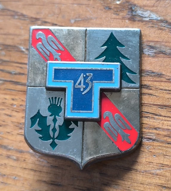 UN INSIGNE MILITAIRE  43ème RT Régiment de Transmissions  G 2125. EUR