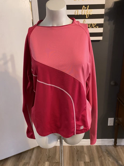New Balance Ladies M LONG SLEEVE Athletic Tempo Wicking Yoga Sport T-shirt