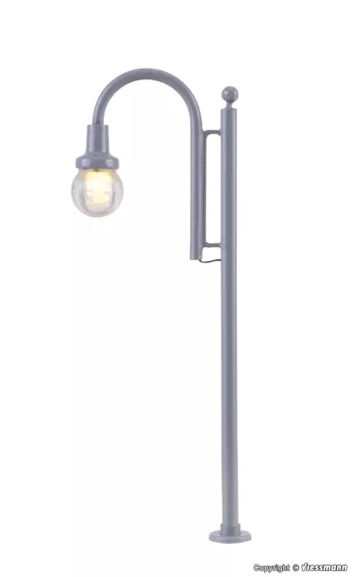 VIESSMANN 6141 Scala HO Lampione stradale per viali alto cm 6 (led bianco caldo)