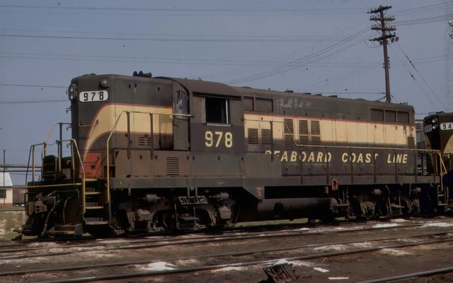 Original Kodak slide-Seaboard Coast Line 978 GP-7 SAL scheme