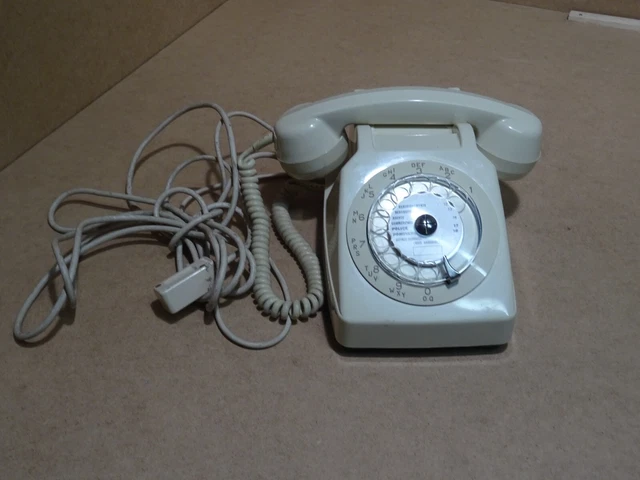 TÉLÉPHONE VINTAGE FRANÇAIS Socotel S63 Kaki à clavier 1970 / 1980 french phone EUR 30,00 - FR