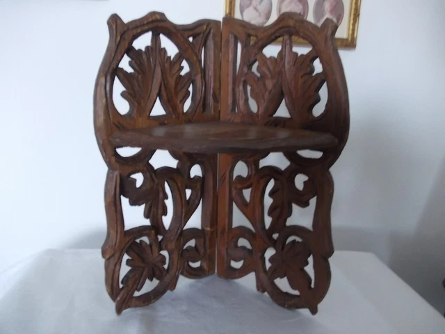 Ancienne Étagère D'Angle En Bois Tourné - Trois Niveaux - Style Artisanal
