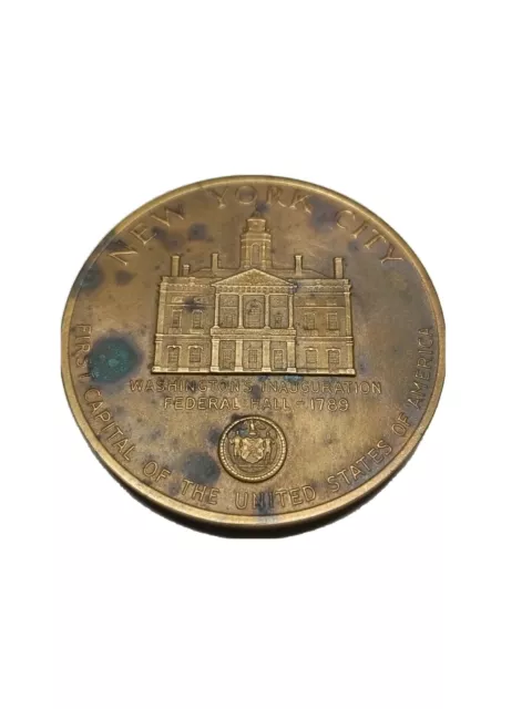 1976 USA American Revolution NYC Capitol, Vintage BICENTENNIAL 2 1/2Medal Token