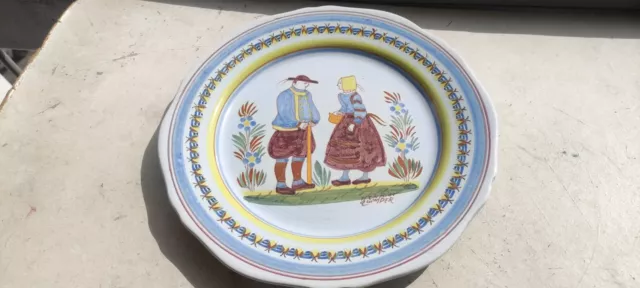 Assiette   Ancienne En Ceramique     Henriot  Quimper