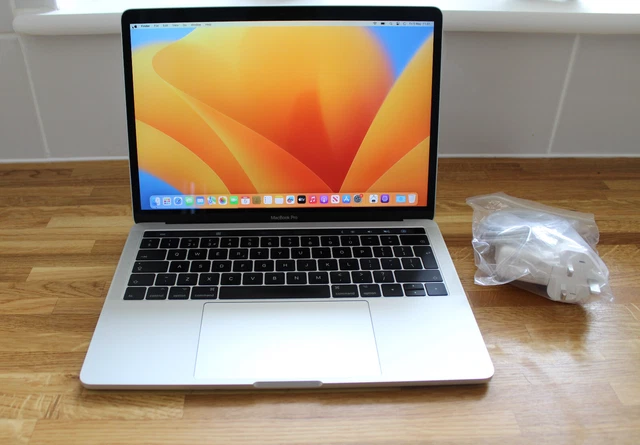 Apple MacBook Pro 13 A1706 2017 i5 3.1GHz 8GB 256GB SSD Ventura OS. Silver. R1