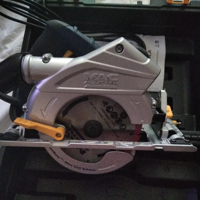 MAC ALLISTER MACALLISTER Electric Circular Saw With Laser Guide