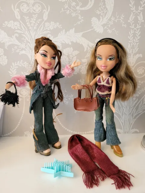 BRATZ Bundle WITH Denim Jeans . Top Brown Boots Bag Scarf  Two Dolls 2001