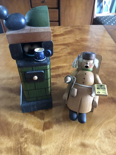 Erzgebirge Original, Räuchermännchen, Opa, Kachelofen mit Katze￼