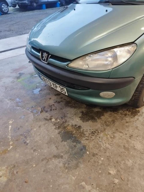 Pare-chocs Avant PEUGEOT 206 Phase 1 - Référence 7401N3 - Gris Clair - Occasion état Bon - Garantie 12 Mois