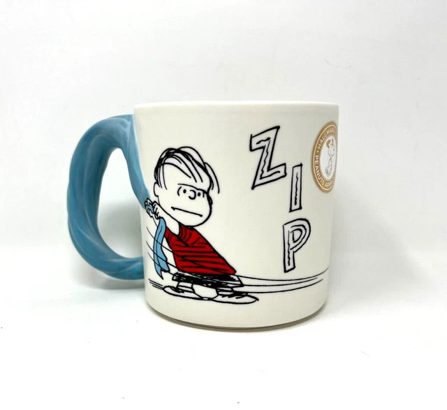 HALLMARK PEANUTS LINUS and Snoopy Zip Mug 3D Blanket Coffee Tea Cup 17