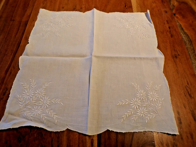 Chemin de table en broderie traditionnelle feuilles colorées - Vervaco