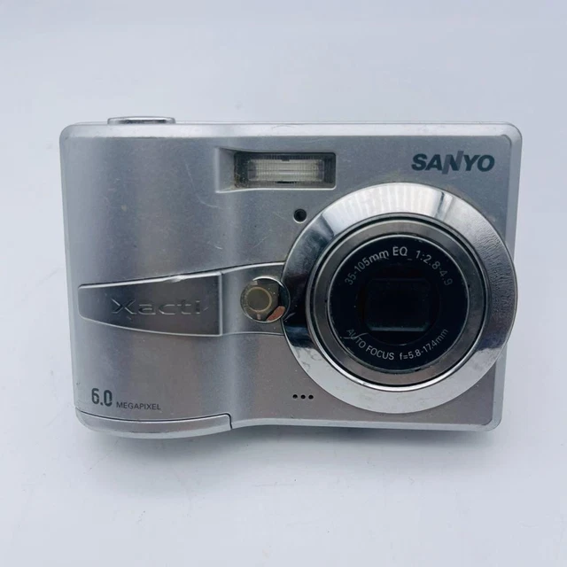SANYO デジカメ Xacti  DSC-S60 SANYO サンヨー Xacti DSC-S60型 シルバー - メルカリ