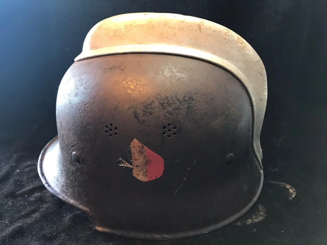 Uniform Eisen Stahlhelm schwarz Feuerwehr Kamm Sammlerstück 2WK Deutsches Reich