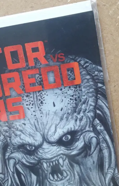 Predator vs Judge Dredd vs Aliens 4B Variant Black/White Cover Dark Horse & IDW 3