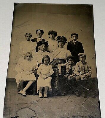 Antique Victorian American Fashion Big Family Group Portrait Tintype Photo! US!