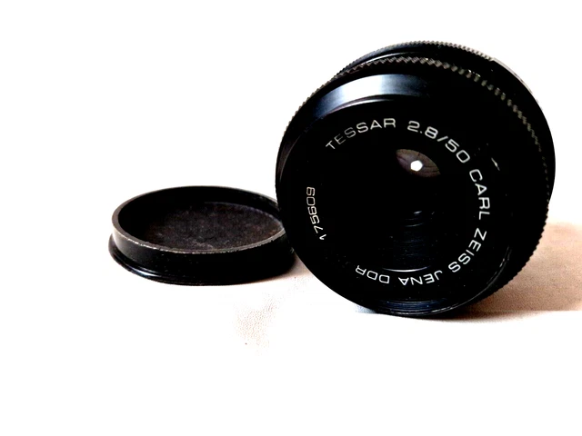 Carl Zeiss Jena Tessar Black  2.8/50 M42
