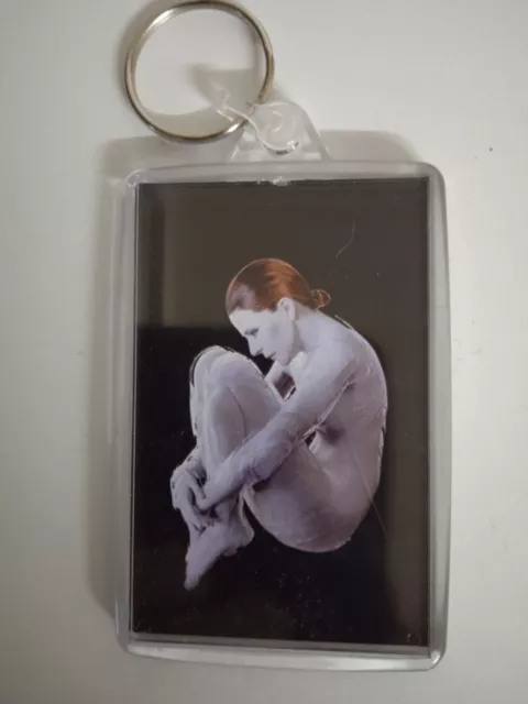 Collector Noël : porte clés Mylène Farmer Nevermore neuf Collector Noël : porte clés Mylène Farmer Nevermore neuf