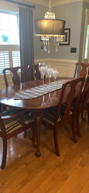 PA House Dining Table With 6 Chairs PA House Dining Table With 6 Chairs