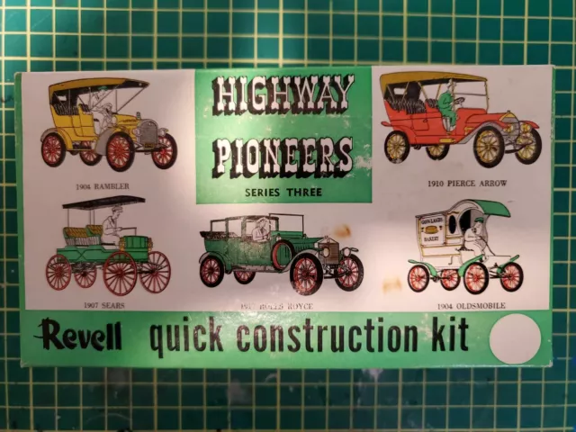 1:32 Revell Highway Pioneers 1904 Oldsmobile Parts Lot