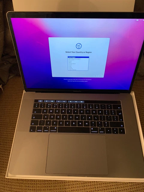 Apple MacBook Pro 15" Touch Bar Core i7 2.6 Ghz 16GB 256GB Space Gray 2