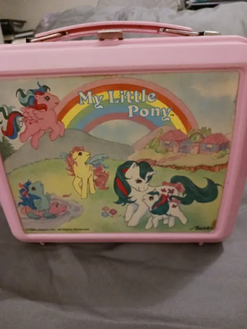 https://www.picclickimg.com/YW4AAOSwlrxkDno6/Vintage-1986-My-Little-Pony-Lunchbox-And-Thermos.webp