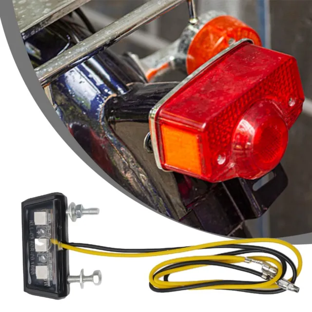 Plaque d'immatriculation moto DEL rouge lumière pour une sécurité maximale in
