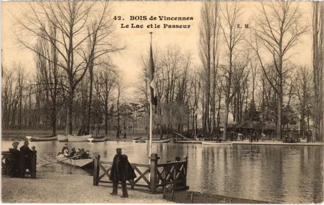 CPA AK Vincennes Le Lac et le Passeur FRANCE (1283185)
