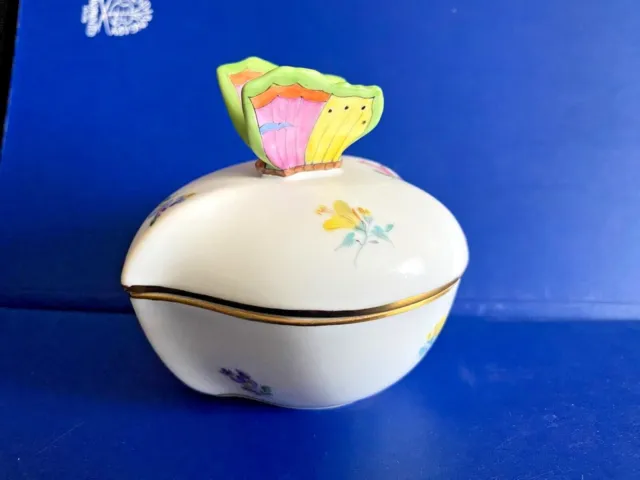 Herend Porcelain Handpainted Mille Fleurs Heart Box With Butterfly 6005-0-17/Mf