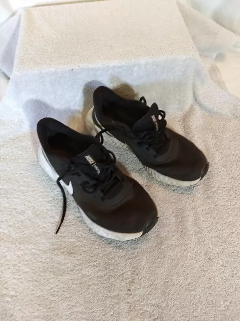 Nike Womens Preowned Revolution 5 Black Running Shoes, Size: 8.5 #US44-8