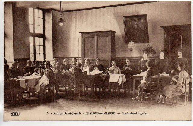CHALONS SUR MARNE - Marne - CPA 51 - Enseignement - Maison St Joseph - Lingerie