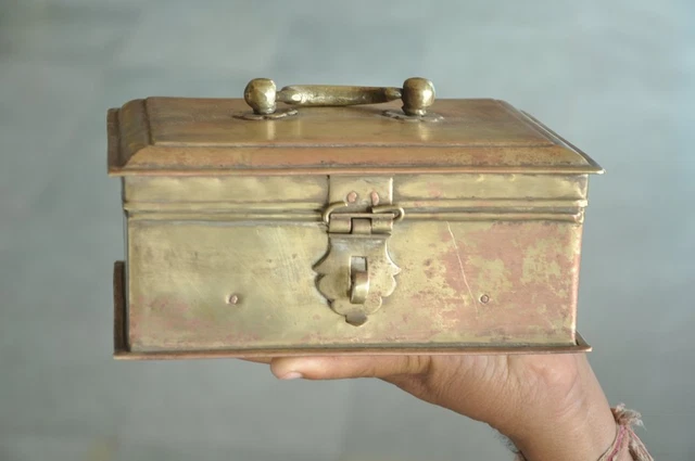 Old Brass Handcrafted 6 Compartment Solid Heavy Betel Nut Box 2