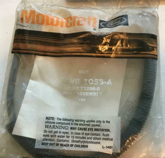Motorcraft Ford WR1055A Wiring Assy Coil to Distributor High Tension - C27