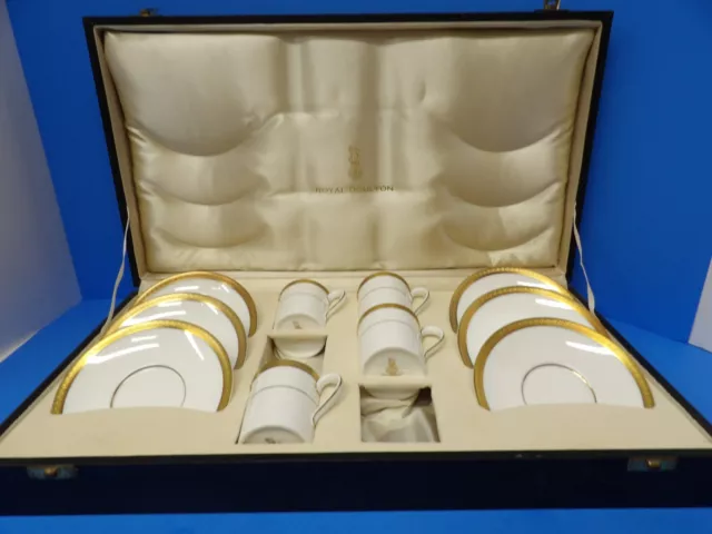 Royal Doulton England ROYAL GOLD H.4980 Demitasse Cups & Saucers Set 4 with case