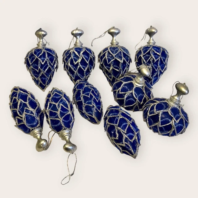 C'est le retour de nos magnifiques boules de Noël indiennes entièrement peintes à la main. De purs bijoux pour le sapin