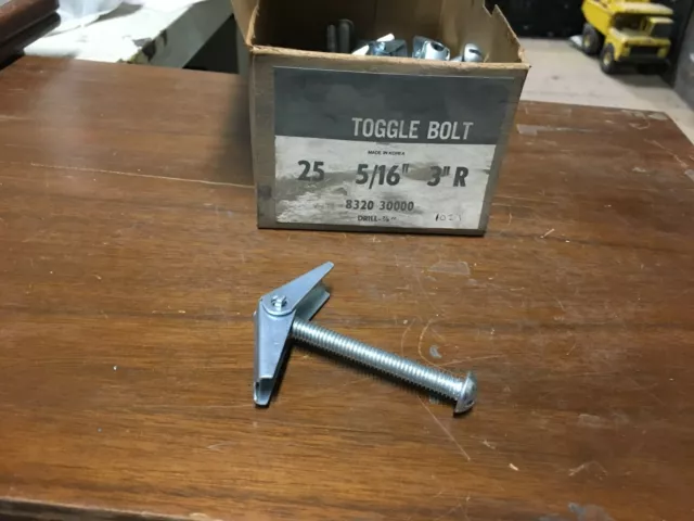 New 25 Count Box of 5/16'' x 3'' Toggle Bolts 5/16''x3''R