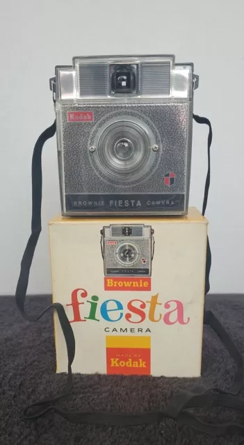 Vintage Brownie Fiesta Camera Outfit By Kodak In Original Box...b