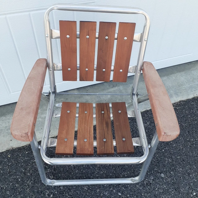 CHILDS VINTAGE REDWOOD 8 Slat Aluminum Frame Folding Lawn Chair Wooden