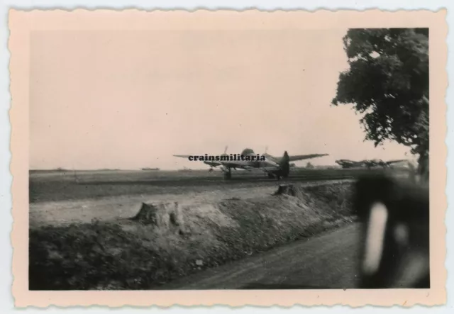 Orig. Foto Junkers Ju 88 Flugzeug am Flugplatz LANCUT Landshut Polen 1941