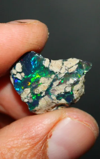 Black Opal Crystal 11.15 CT Desseré Gemstone-Welo Multi Couleur Brut Rough