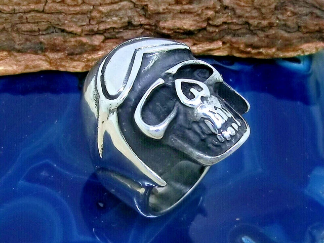 Anello in acciaio con molti teschi | Disponibile! | SteelCZ Anello in acciaio con molti teschi | Disponibile! | SteelCZ