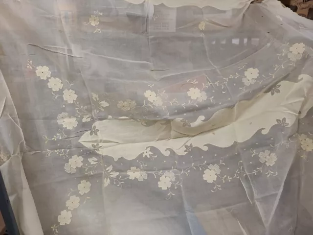 VTG Madeira Organdy Banquet Tablecloth Embroidered Applique Flowers Pale Yellow VTG Madeira Organdy Banquet Tablecloth Embroidered Applique Flowers Pale Yellow